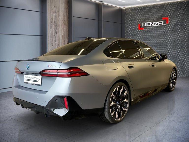 Bild 3: BMW i5 M60 xDrive Limousine G60