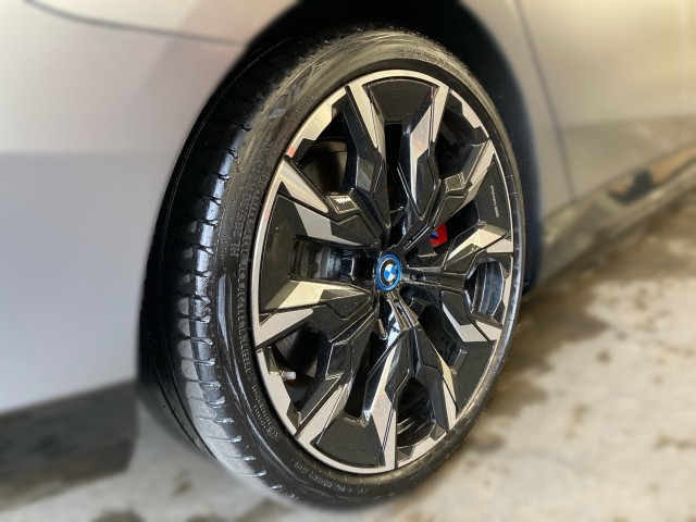 Bild 4: BMW i5 M60 xDrive Limousine G60