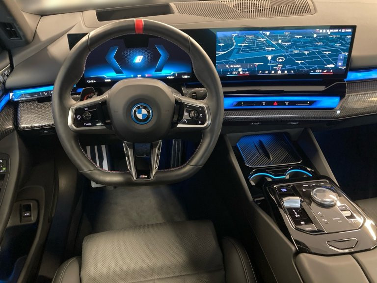 Bild 6: BMW i5 M60 xDrive Limousine G60