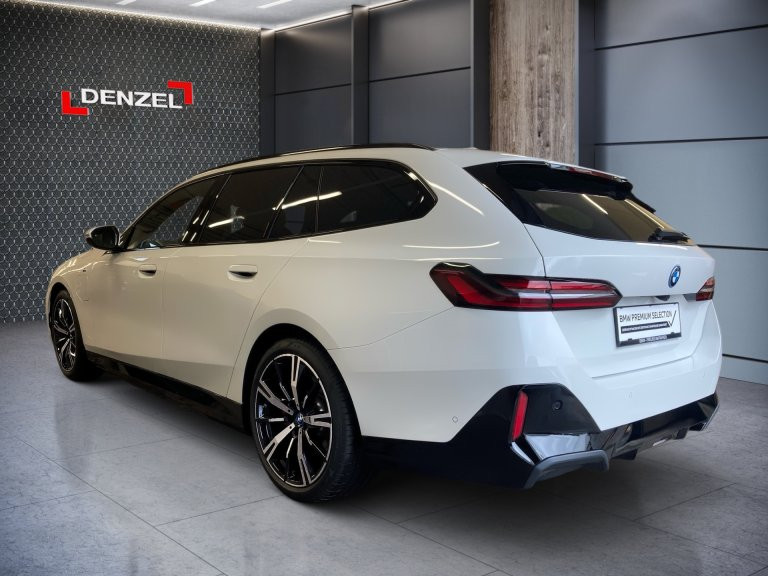 Bild 2: BMW 530e xDrive Touring