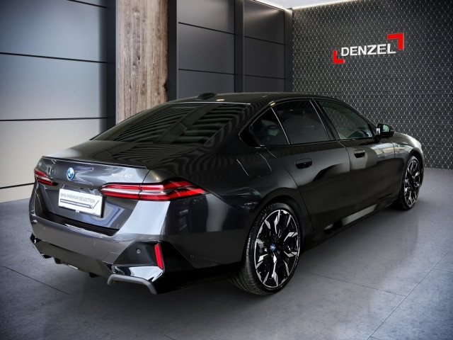 Bild 3: BMW i5 xDrive40 Limousine G60