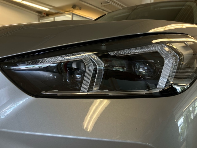 Bild 11: BMW iX1 xDrive30 U11 XE2