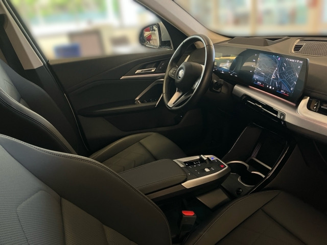 Bild 5: BMW iX1 xDrive30 U11 XE2