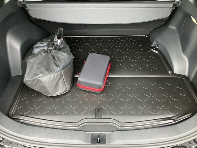 Bild 9: Toyota RAV4 Active 2,5, 306 PS 4x4 Plug-In
