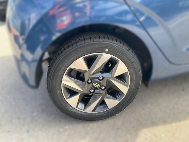 Bild 4: Hyundai i10 GO Plus 1,0 MT