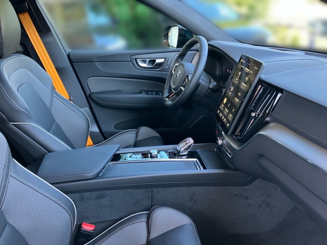 Bild 5: VOLVO PKW XC60 Polestar Engineered, T8 AWD Plug-in Hybrid, Elektrisch/