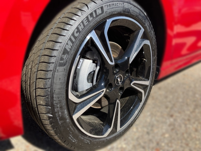 Bild 4: Opel Corsa. GS. 1.2  Dire