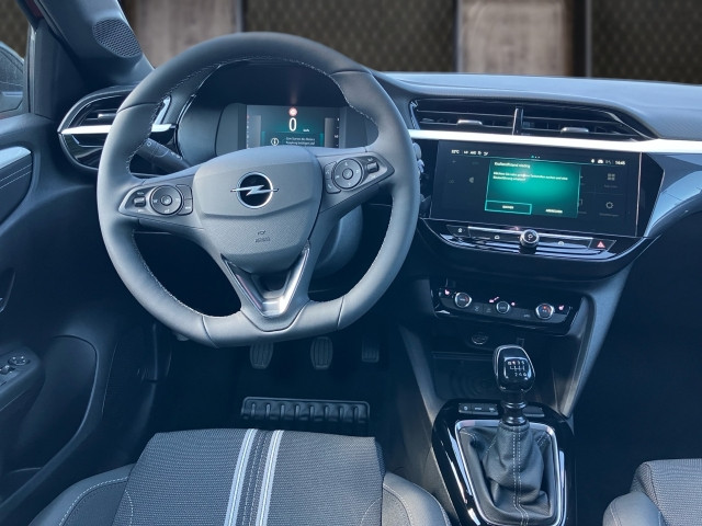 Bild 6: Opel Corsa. GS. 1.2  Dire