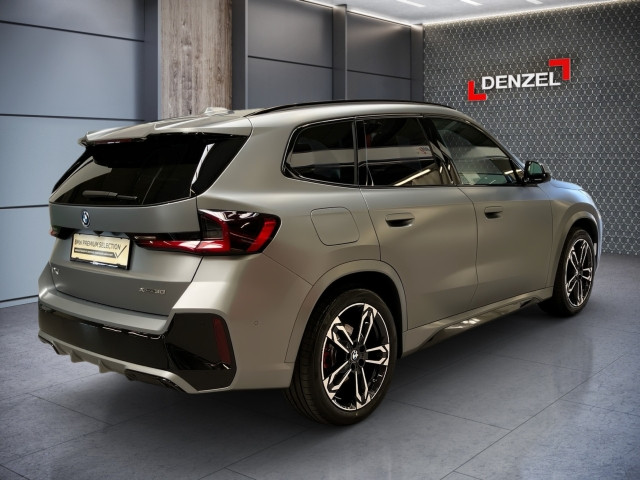 Bild 3: BMW iX1 xDrive30 U11