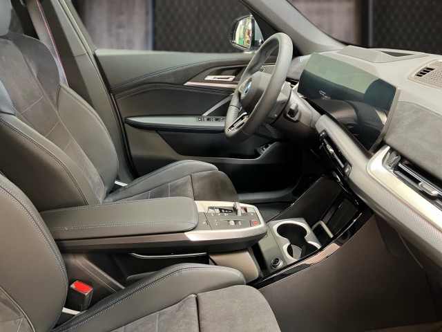 Bild 5: BMW iX1 xDrive30 U11