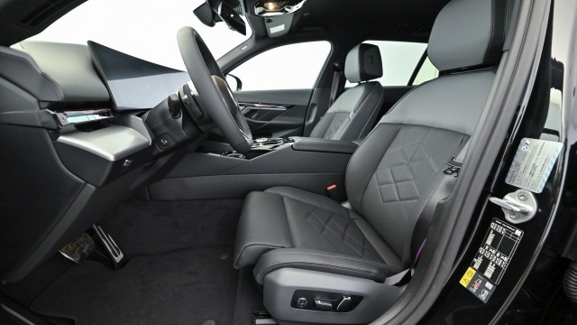 Bild 3: BMW i5 xDrive40 Touring