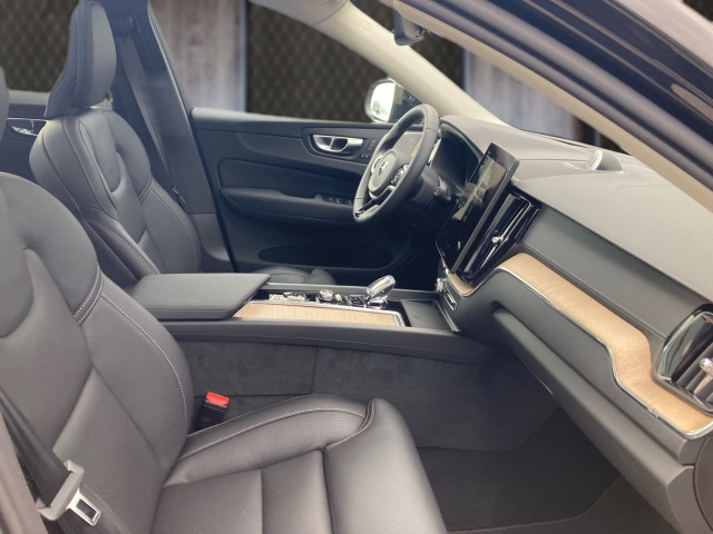 Bild 5: VOLVO PKW XC60 Ultra, T6 AWD Plug-in Hybrid, Elektrisch/Benzin, Dark