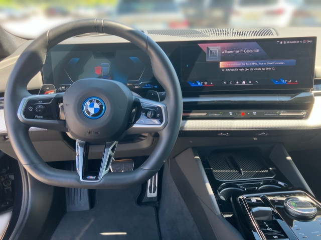 Bild 6: BMW 530e xDrive Touring G61 XB1