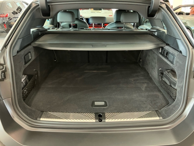 Bild 9: BMW i5 M60 xDrive Touring G61