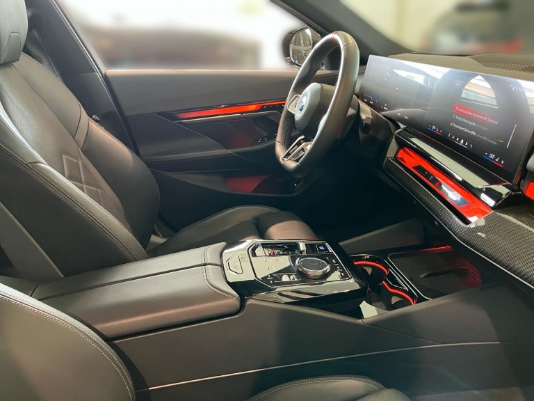 Bild 5: BMW i5 M60 xDrive Touring G61