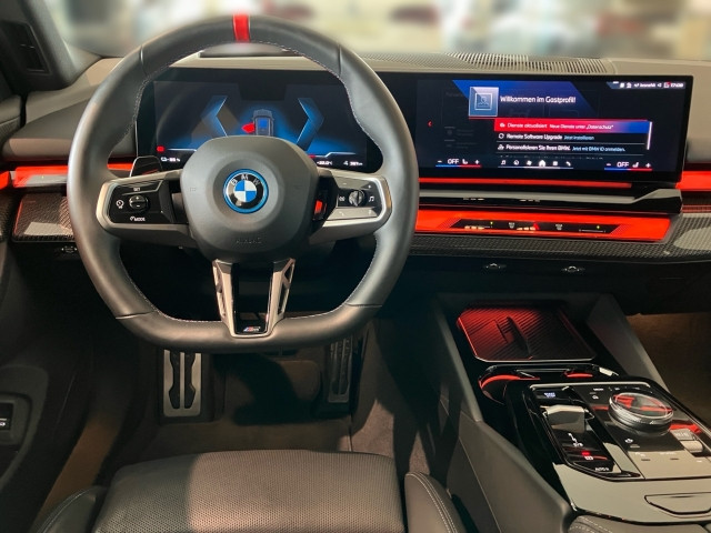 Bild 6: BMW i5 M60 xDrive Touring G61