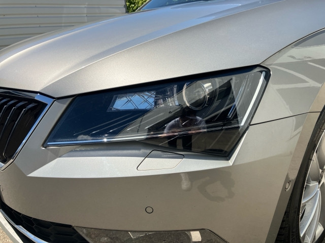Bild 11: Skoda Superb 2,0 TDI 4x4 S