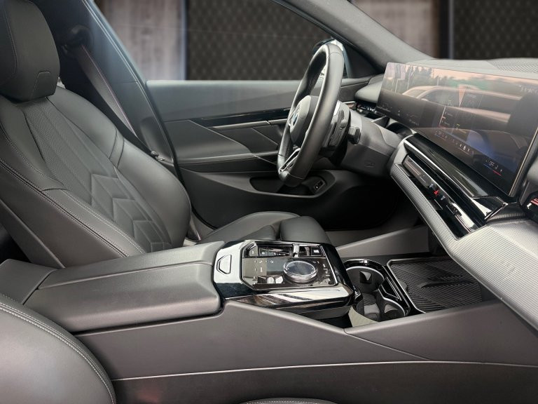 Bild 5: BMW 520d xDrive Limousine G60 B47