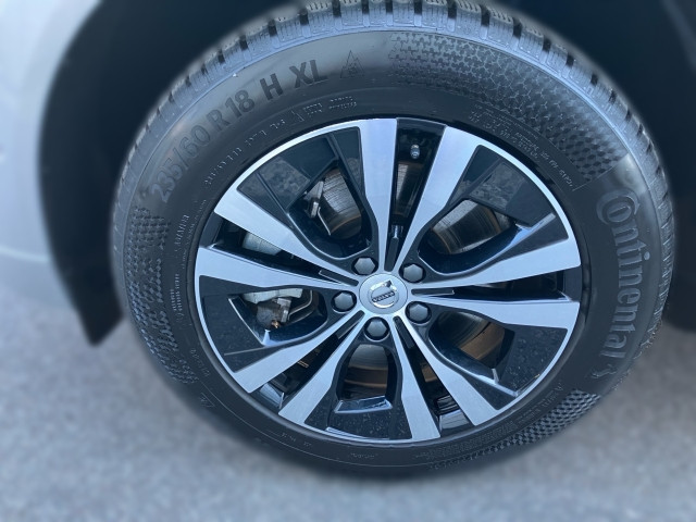 Bild 4: VOLVO PKW XC60 Plus, T6 Plug-in Hybrid, Elektrisch/Benzin, Dark