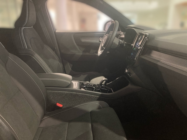 Bild 6: VOLVO PKW XC40 B3 4You Plus Dark