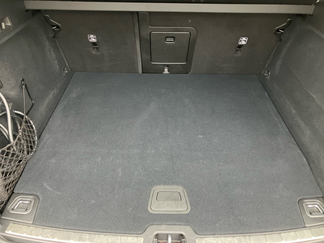 Bild 9: VOLVO PKW XC60 Plus, T6 Plug-in Hybrid, Elektrisch/Benzin, Dark