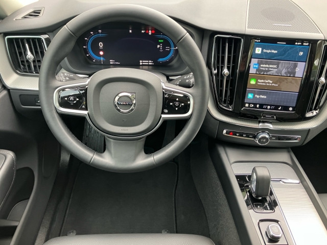 Bild 6: VOLVO PKW XC60 Plus, T6 Plug-in Hybrid, Elektrisch/Benzin, Dark