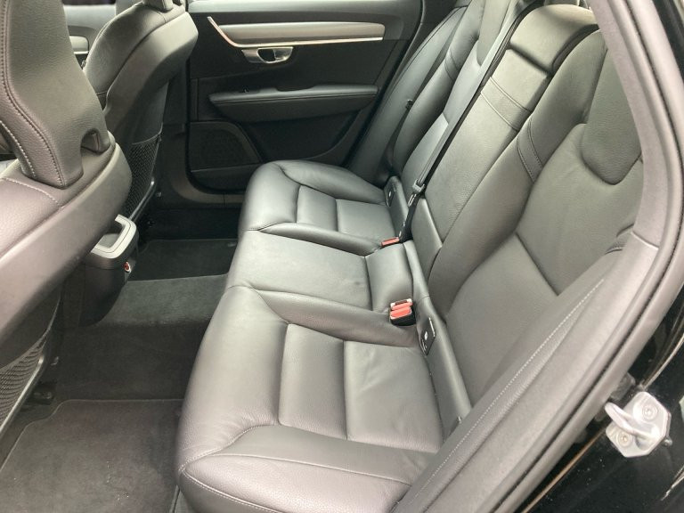 Bild 8: VOLVO PKW V90 D3 Momentum Pro