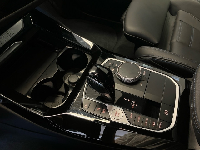 Bild 14: BMW X3 xDrive30e PHEV Au