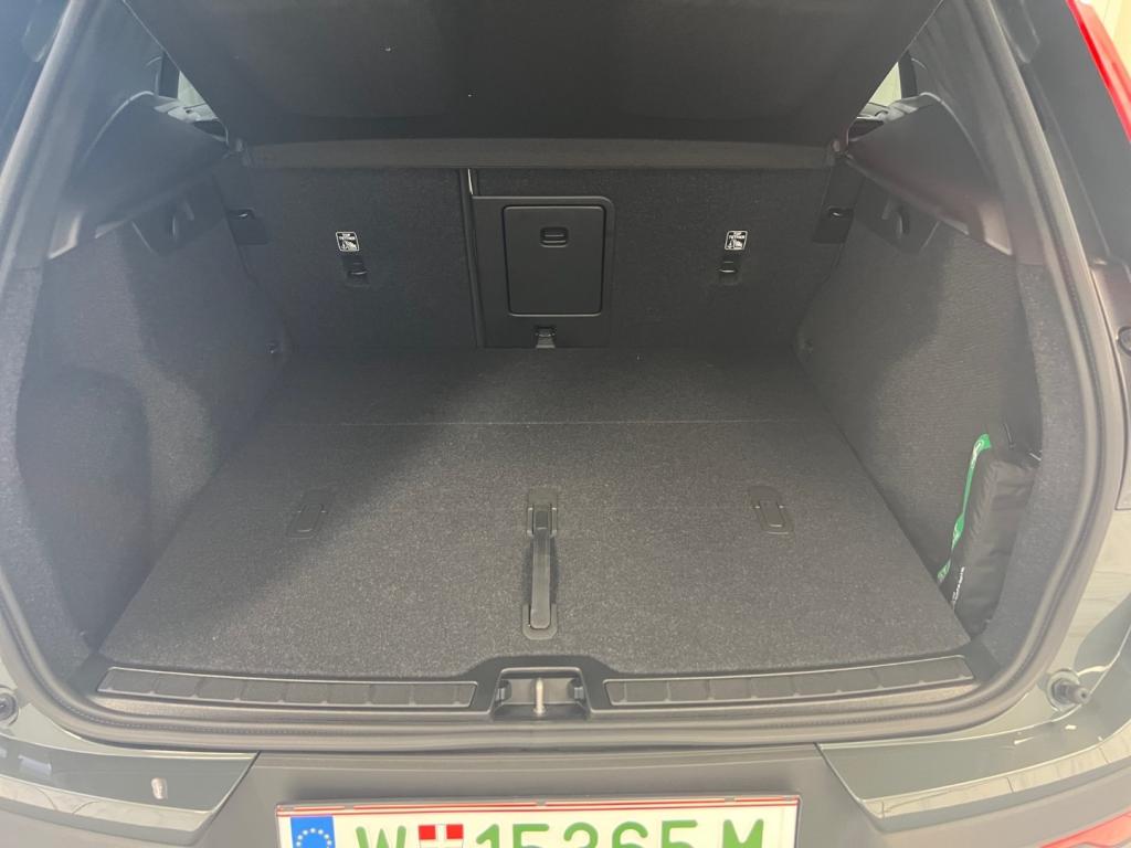 Bild 9: VOLVO PKW EX40 Ultra Single Motor Extended Range