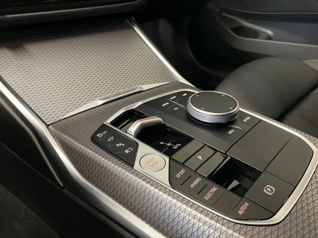 Bild 13: BMW 330e xDrive Touring G21