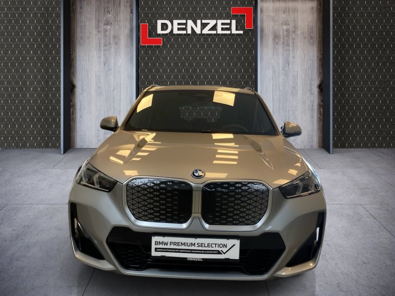 Bild 2: BMW iX1 eDrive20 U11 HB0
