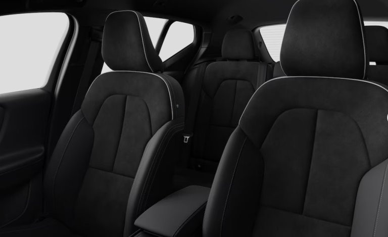 Bild 1: VOLVO PKW XC40 Plus, B3 Mild Hybrid, Benzin, Dark