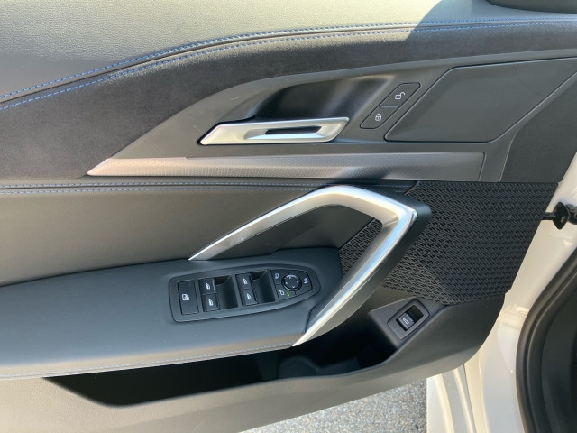 Bild 13: BMW iX2 eDrive20 U10 HB0