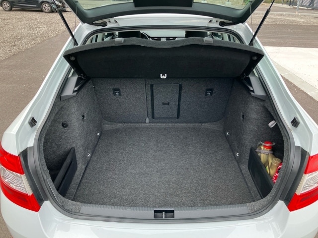 Bild 9: Skoda Octavia 1,6 TDI Ambition