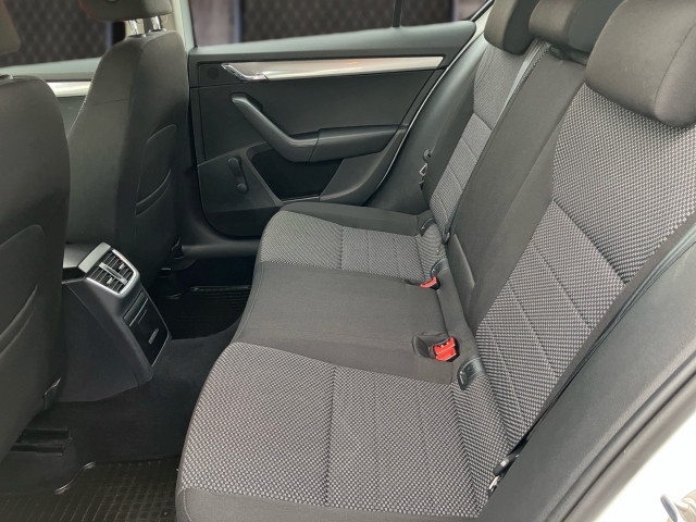 Bild 8: Skoda Octavia 1,6 TDI Ambition