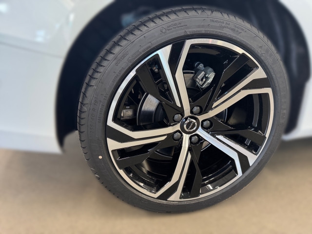 Bild 4: VOLVO PKW V60 Plus, B4 Mild Hybrid, Benzin, Dark