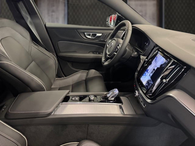 Bild 5: VOLVO PKW V60 Plus, B4 Mild Hybrid, Benzin, Dark