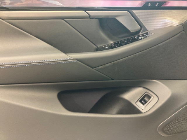 Bild 9: BMW 550e xDrive Limousine G60 XB1