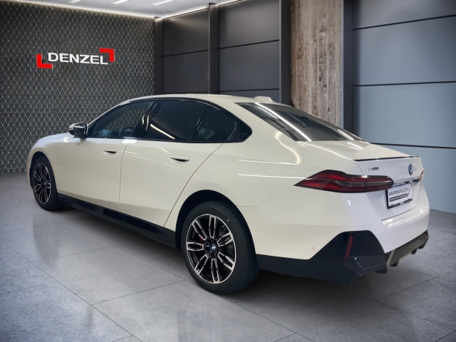 Bild 2: BMW 550e xDrive Limousine G60 XB1