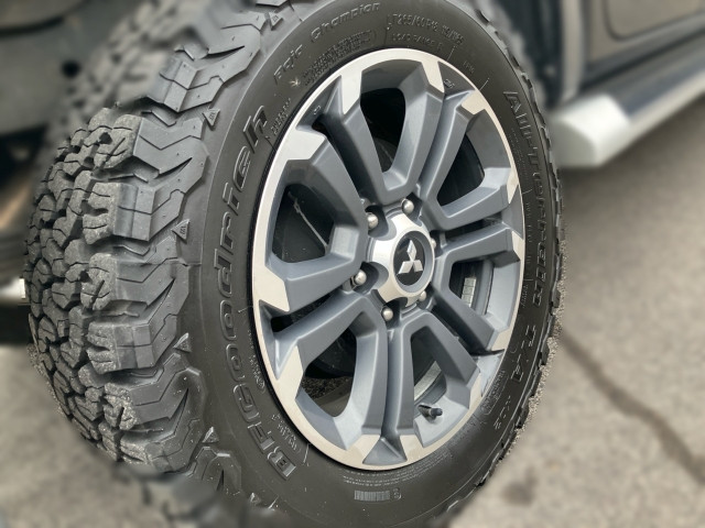 Bild 4: Mitsubishi L 200 2,2 DI-D HP 4WD Doppelkabine Diamond Aut.