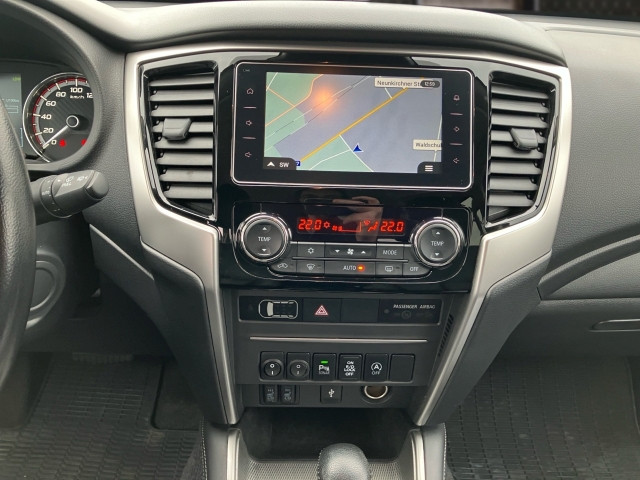 Bild 7: Mitsubishi L 200 2,2 DI-D HP 4WD Doppelkabine Diamond Aut.