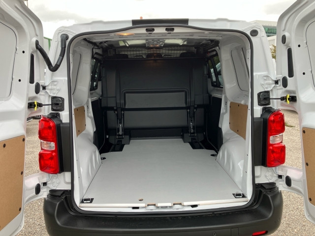 Bild 9: Fiat Transporter Scudo Serie 3 DoKa M BlueHDi 145 S&S 6-Gang