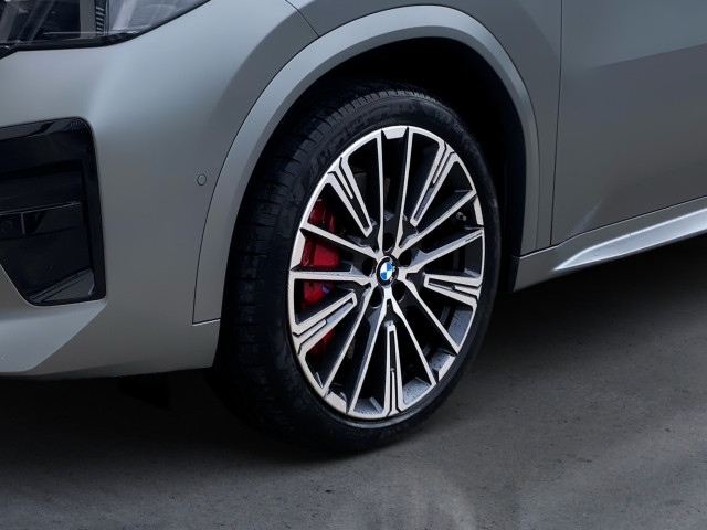Bild 7: BMW iX2 xDrive30 U10