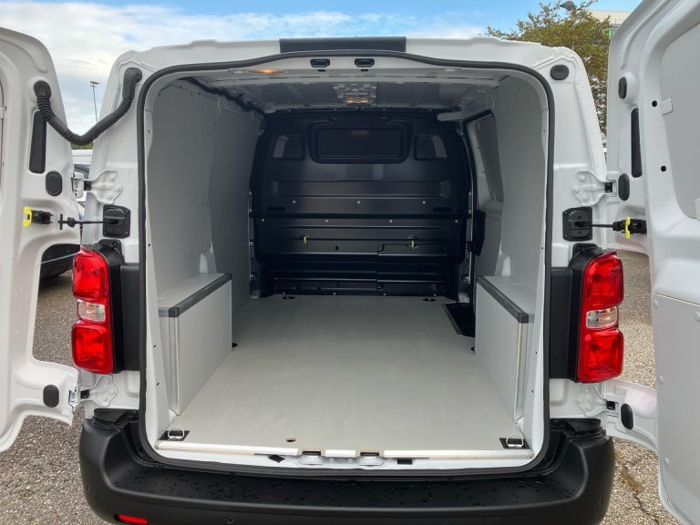 Bild 8: Fiat Transporter Scudo Serie 3 KW XL BlueHDi 145 S&S 6-Gang
