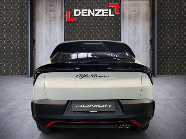 Bild 10: Alfa Junior Ibrida Speciale 1.2 136PS MHEV FWD