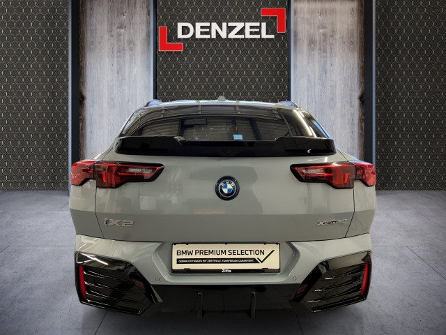 Bild 10: BMW iX2 xDrive30 U10