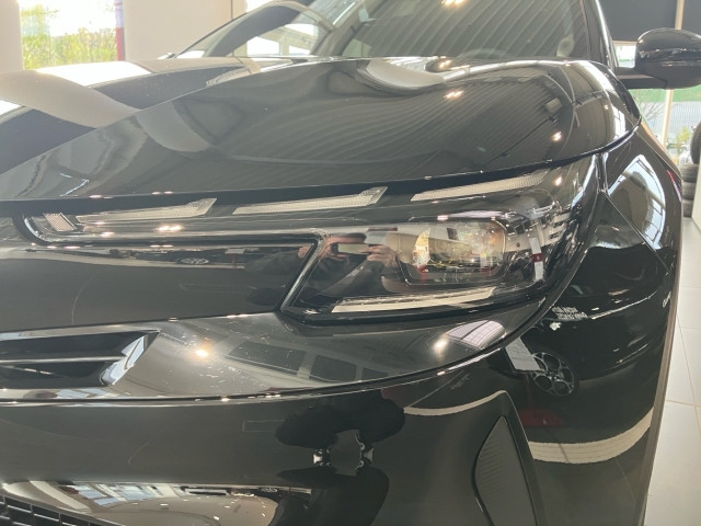 Bild 11: Alfa Junior Ibrida Speciale 1.2 136PS MHEV FWD