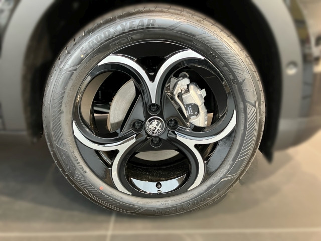 Bild 4: Alfa Junior Ibrida Speciale 1.2 136PS MHEV FWD