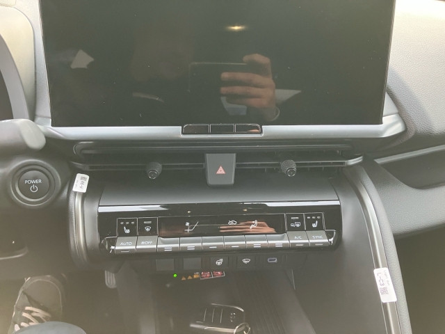 Bild 7: Toyota C-HR - 1,8 l  Hybrid 4x2 Active Drive CV