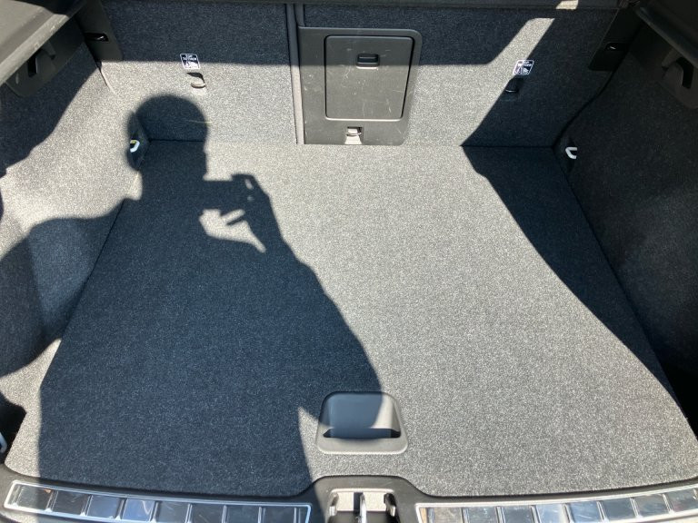 Bild 9: VOLVO PKW XC40 T2 Momentum Pro